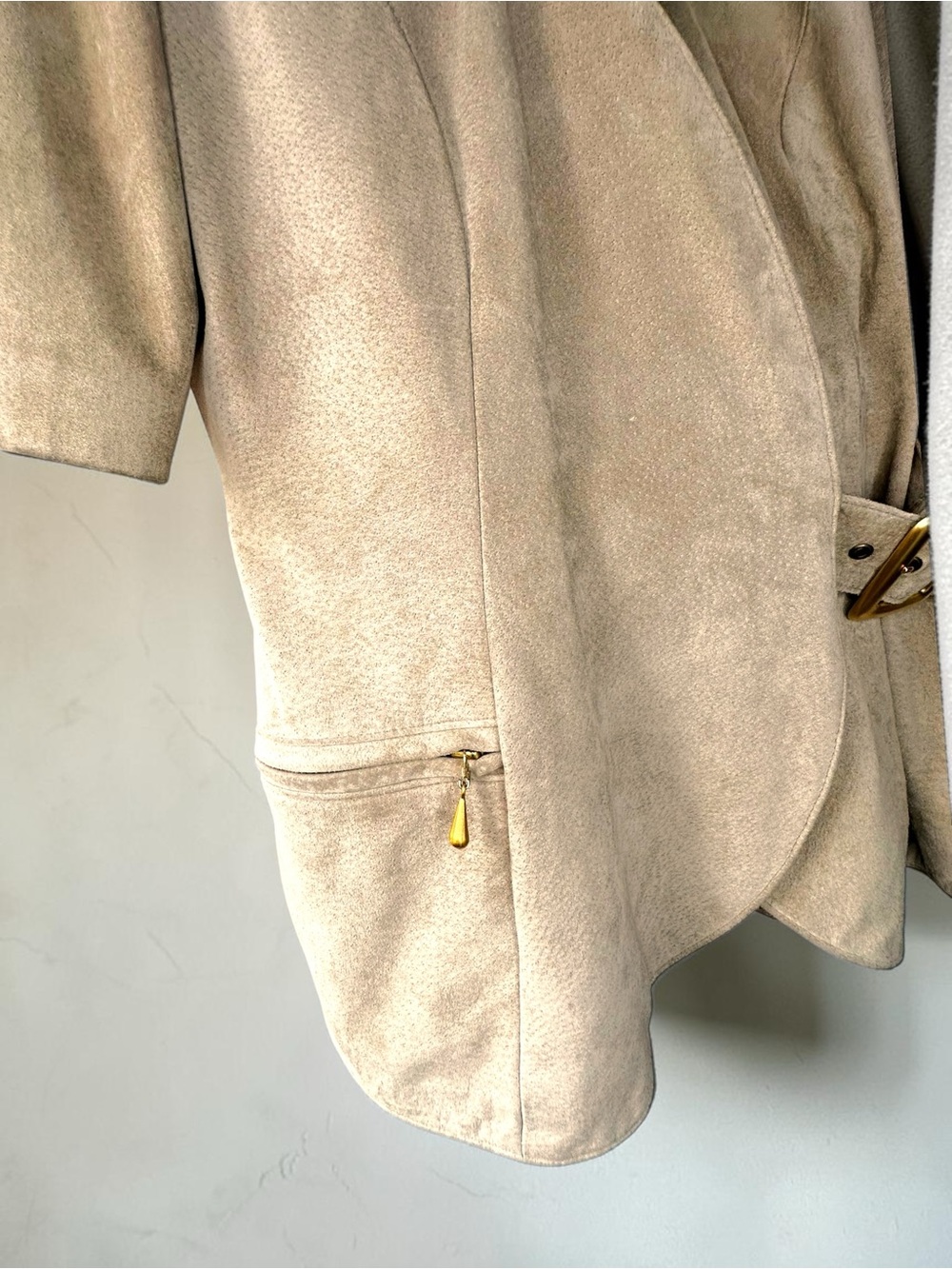 DANIER Suede Leather Wrap Short Sleeved Jacket with Gold Buckle - Tan - S/P - Picture 12 of 16